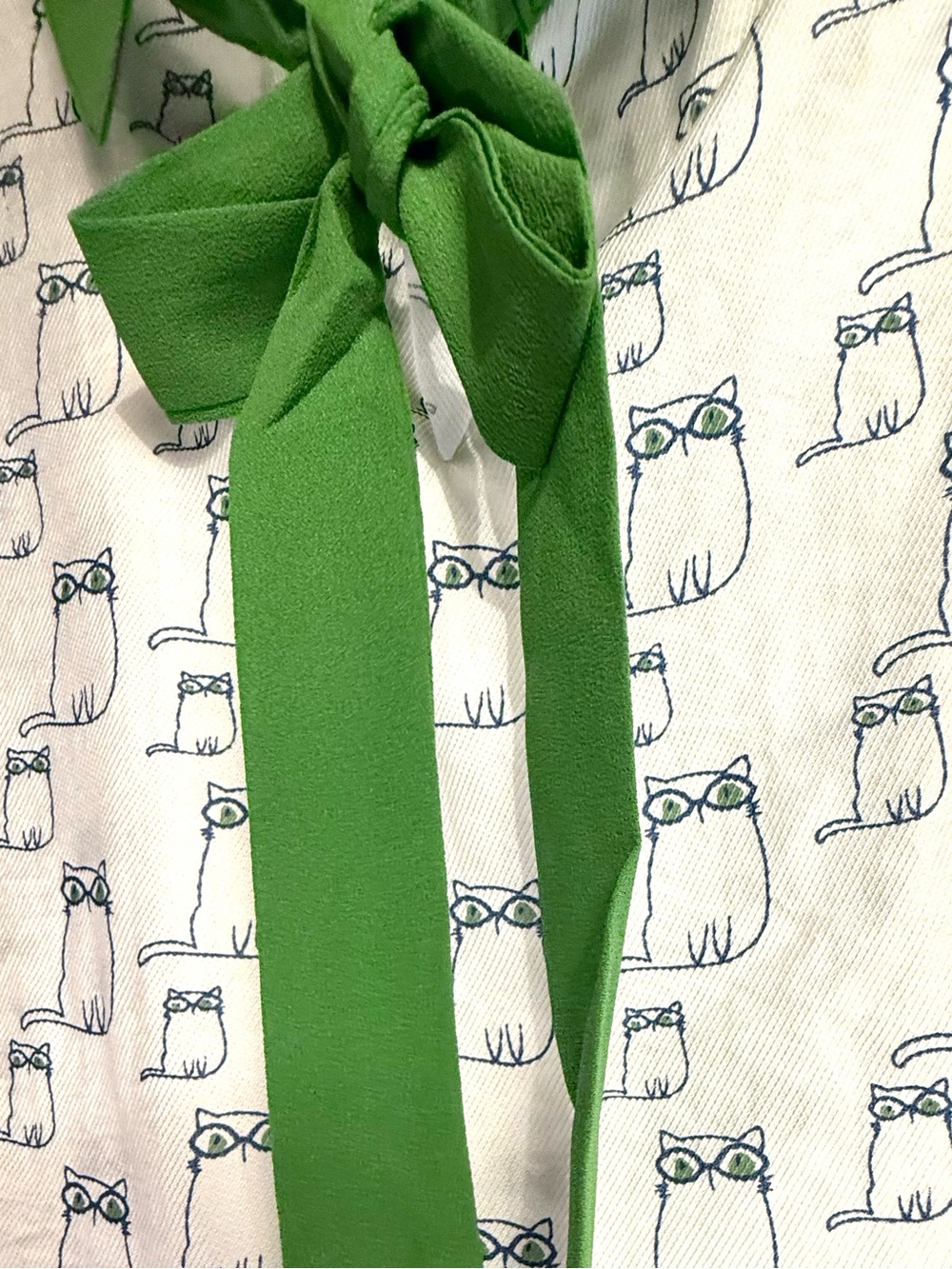 Tulip B Cat Print Bow Collar Blouse in Green and White - Picture 4 of 9